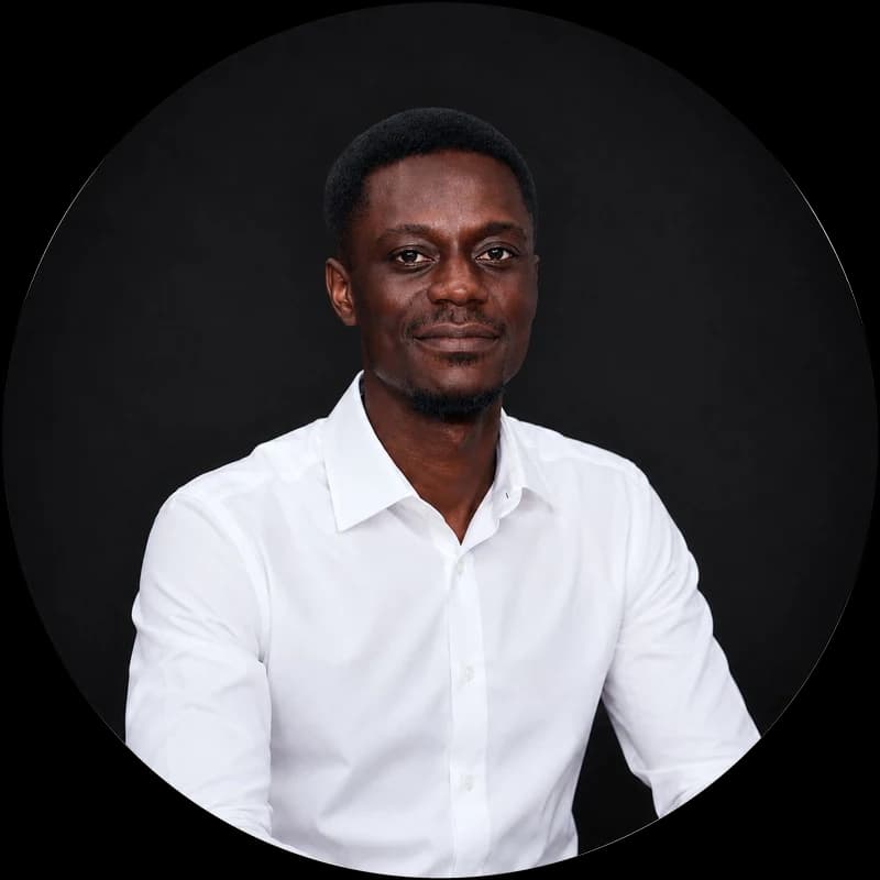 Porträt von Emmanuel Mensah, Head of Client Support bei PropHelix